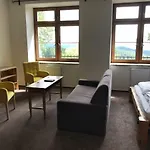 Bezrucova Skola بيت ضيافة