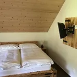بيت ضيافة Bezrucova Skola 3*