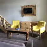 Bezrucova Skola بيت ضيافة Staré Hamry