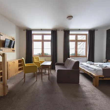 Gasthof Bezrucova Skola Staré Hamry