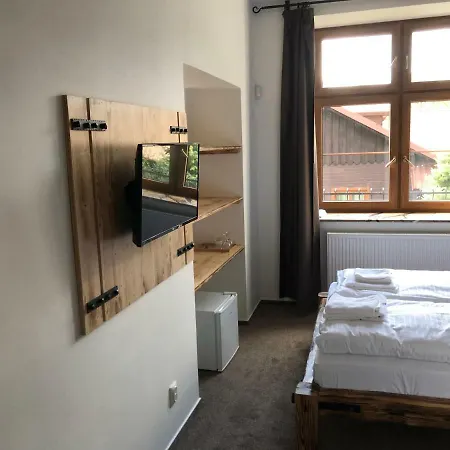 Gasthof Bezrucova Skola Staré Hamry
