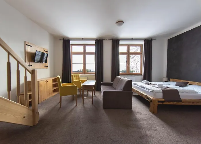 Gasthof Bezrucova Skola Staré Hamry