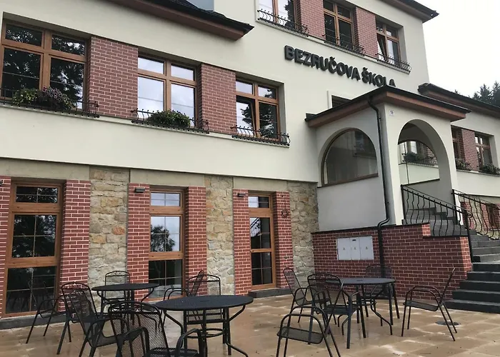 Bezrucova Skola 3*