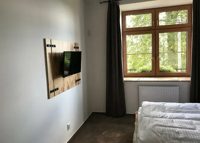 Bezrucova Skola 3*