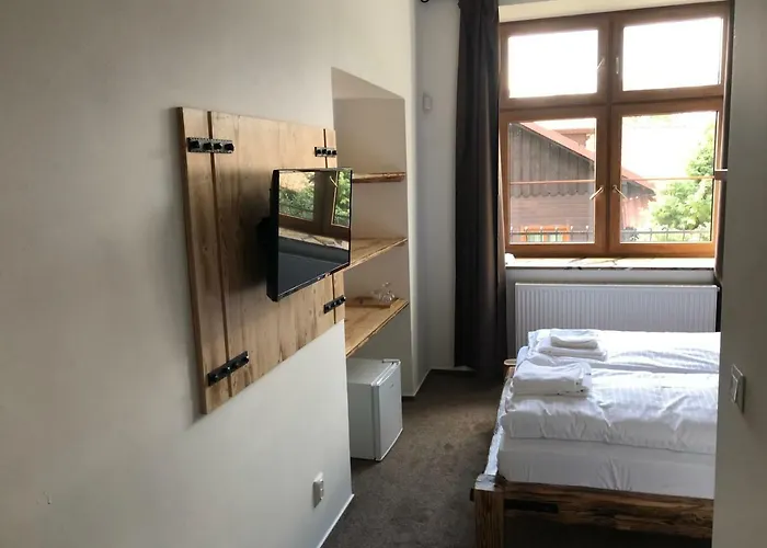 Gasthof Bezrucova Skola Staré Hamry